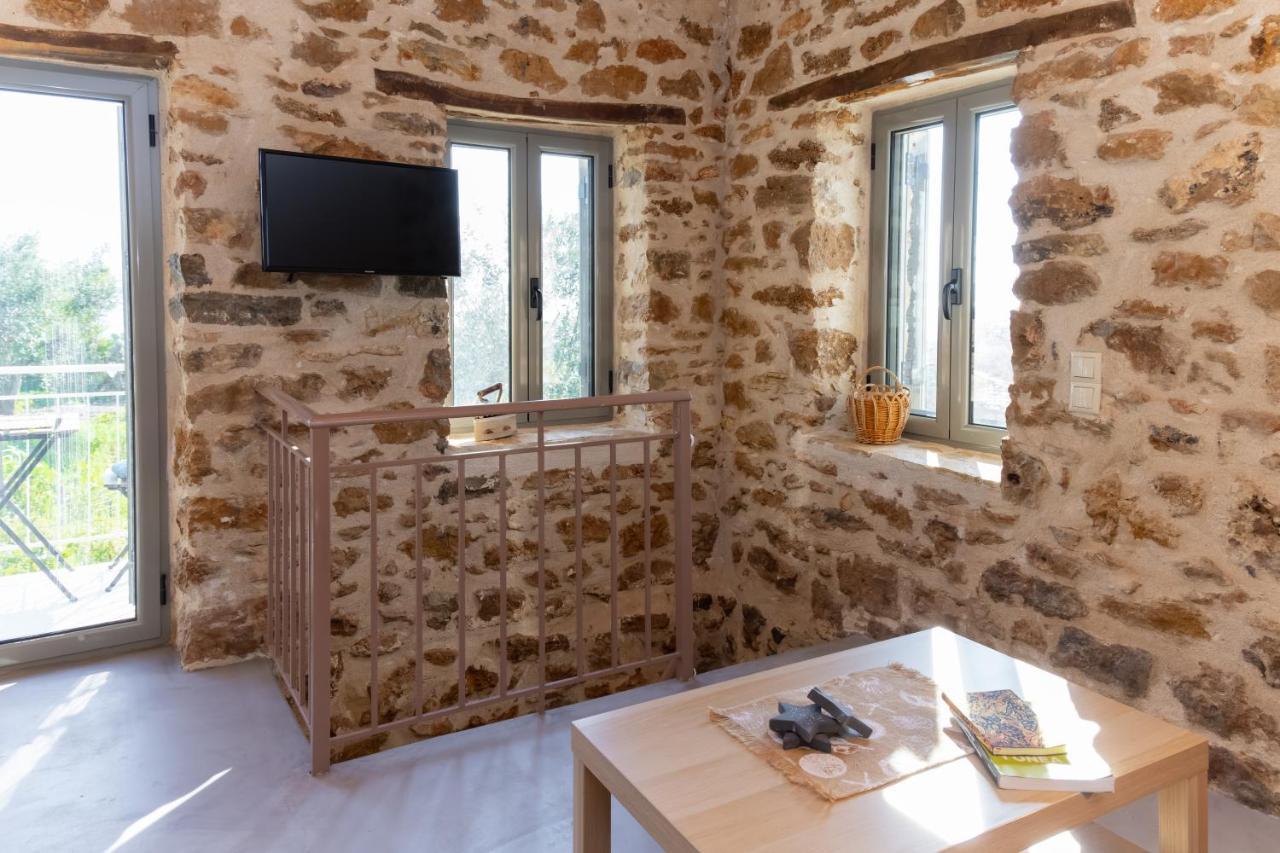 Messinian Stone House Villa Екстериор снимка