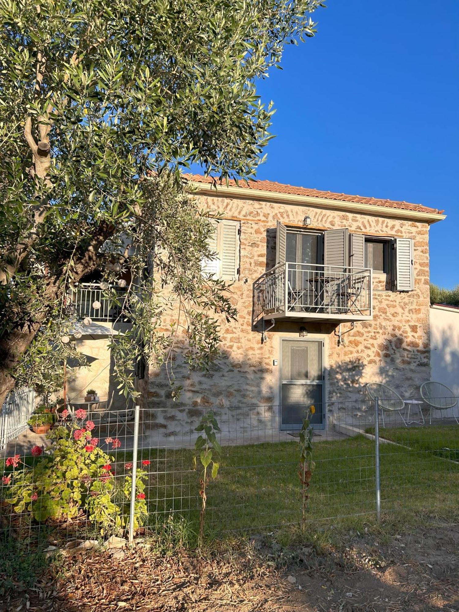 Messinian Stone House Villa Екстериор снимка