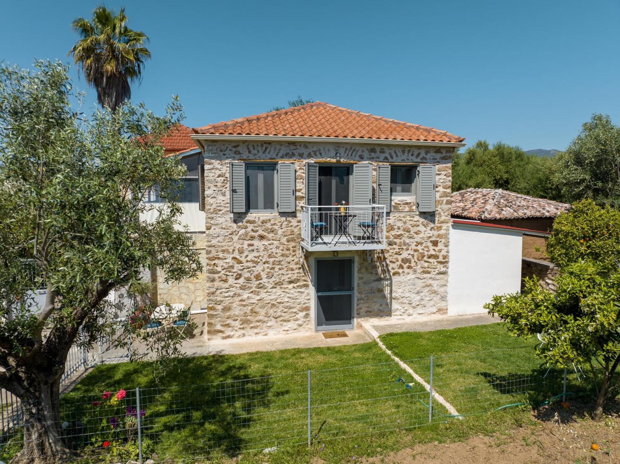 Messinian Stone House Villa Екстериор снимка